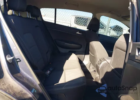 2020 Kia Sportage Lx z USA, uszkodzony, nr VIN KNDPM3AC2L7794363